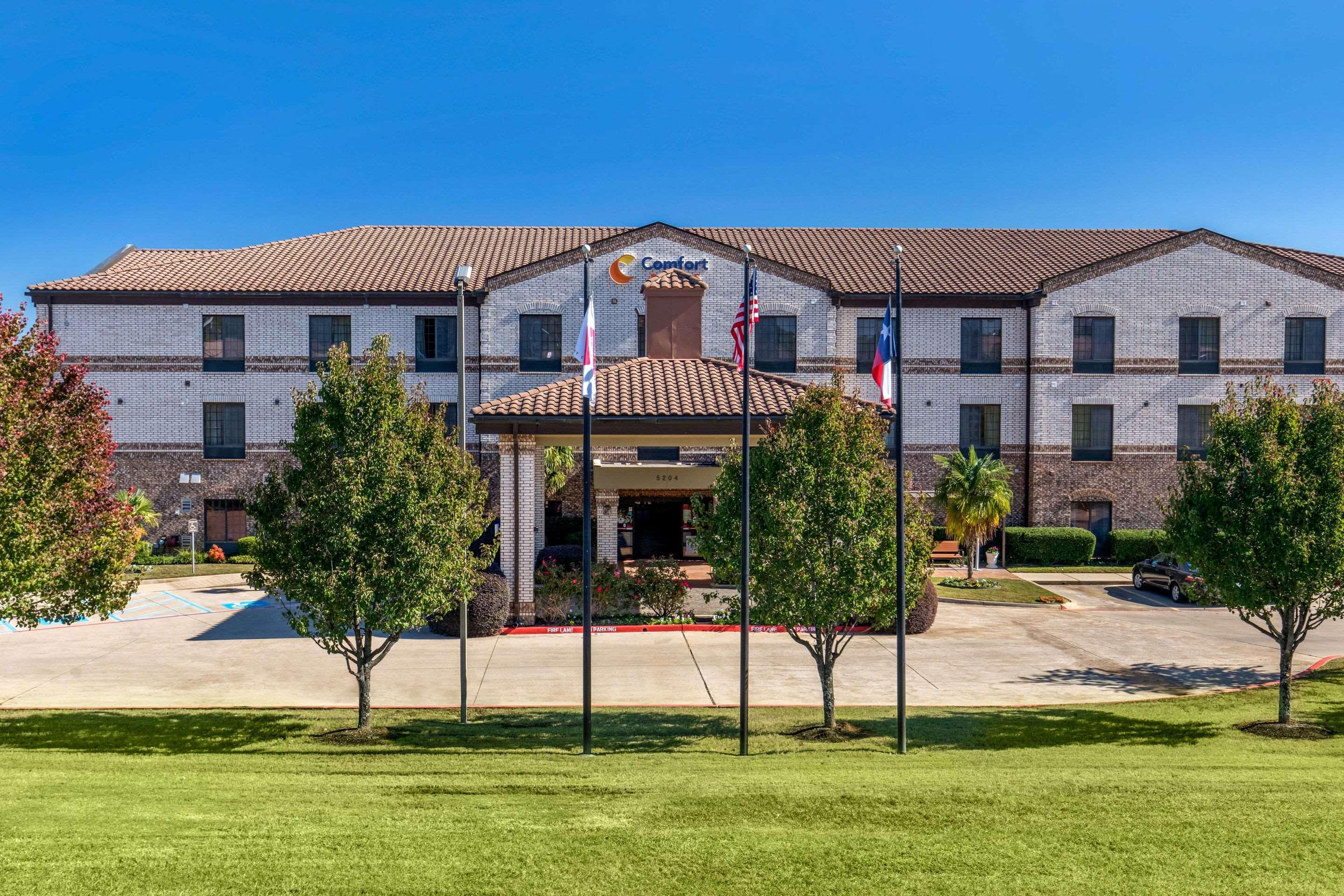 Comfort Suites Marshall Exterior photo