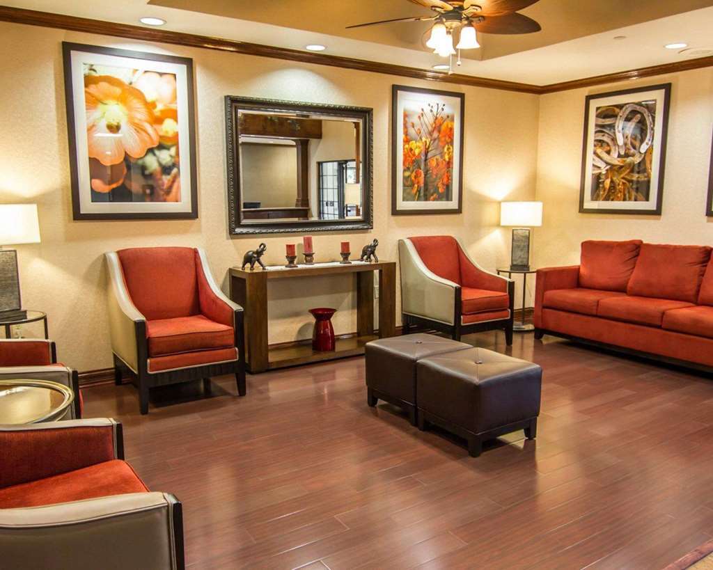 Comfort Suites Marshall Interior photo